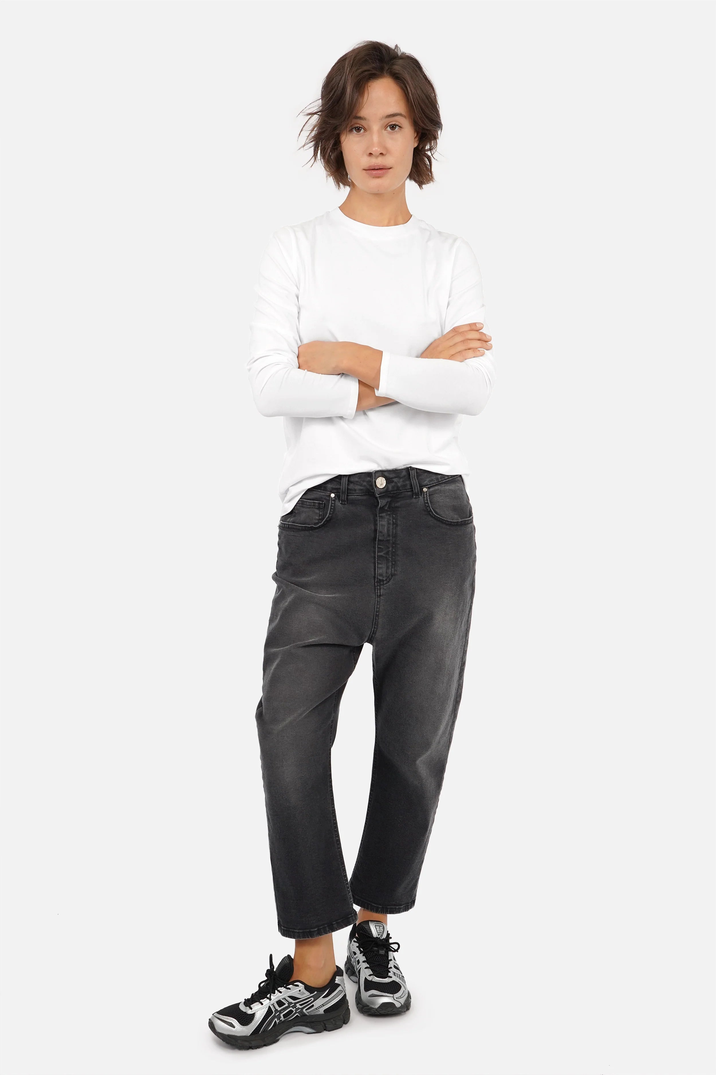 Lockere JEANY Baggy Jeans in Faded Black mit Used-Effekten und 5-Pocket-Design
