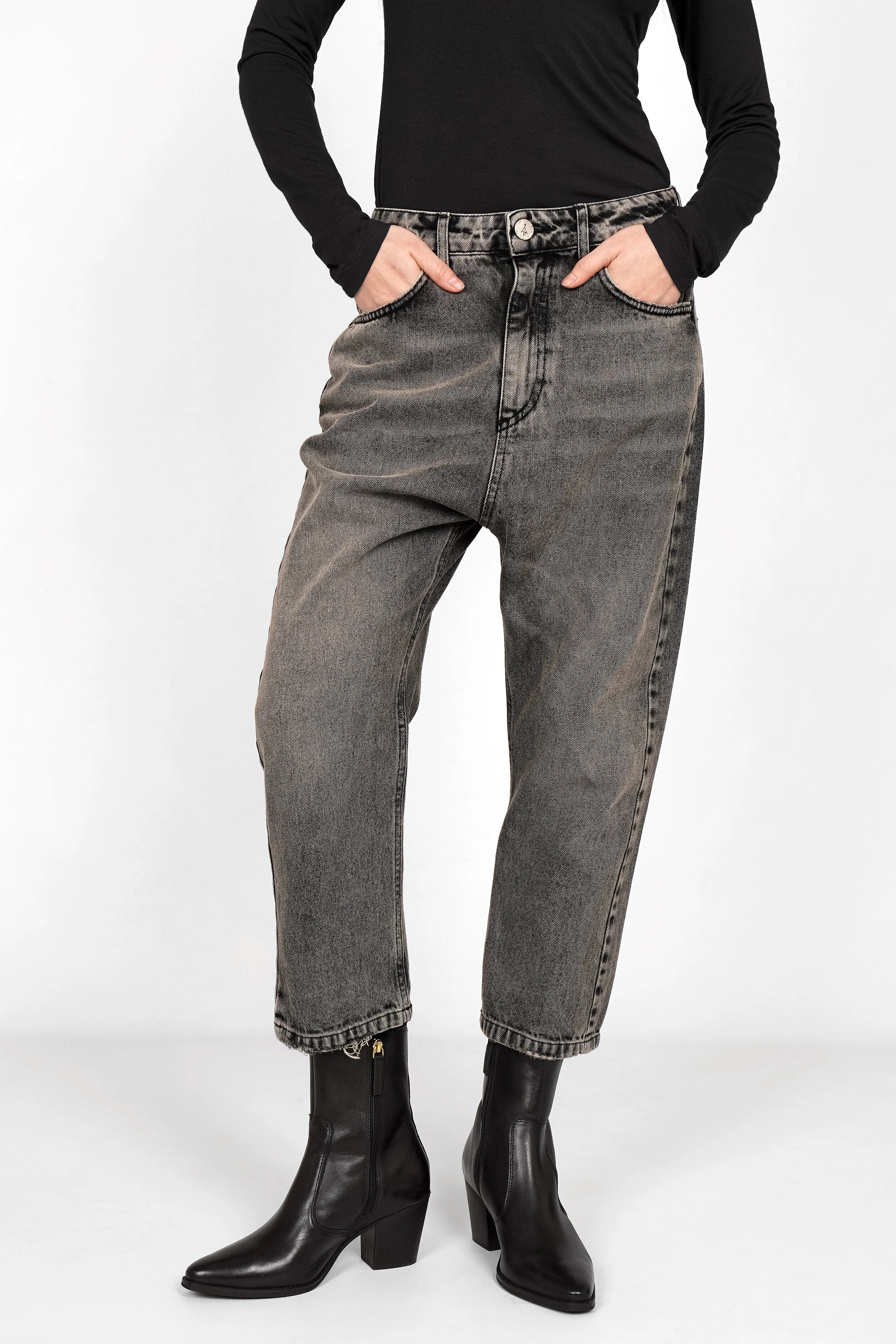 JEANY Baggy Jeans in gray moonlight wash with relaxed fit and cuffed ankles