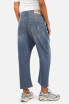 JEANY Baggy Jeans locker geschnitten in mittelblauer Used-Waschung mit relaxed Fit und tiefem Schritt
