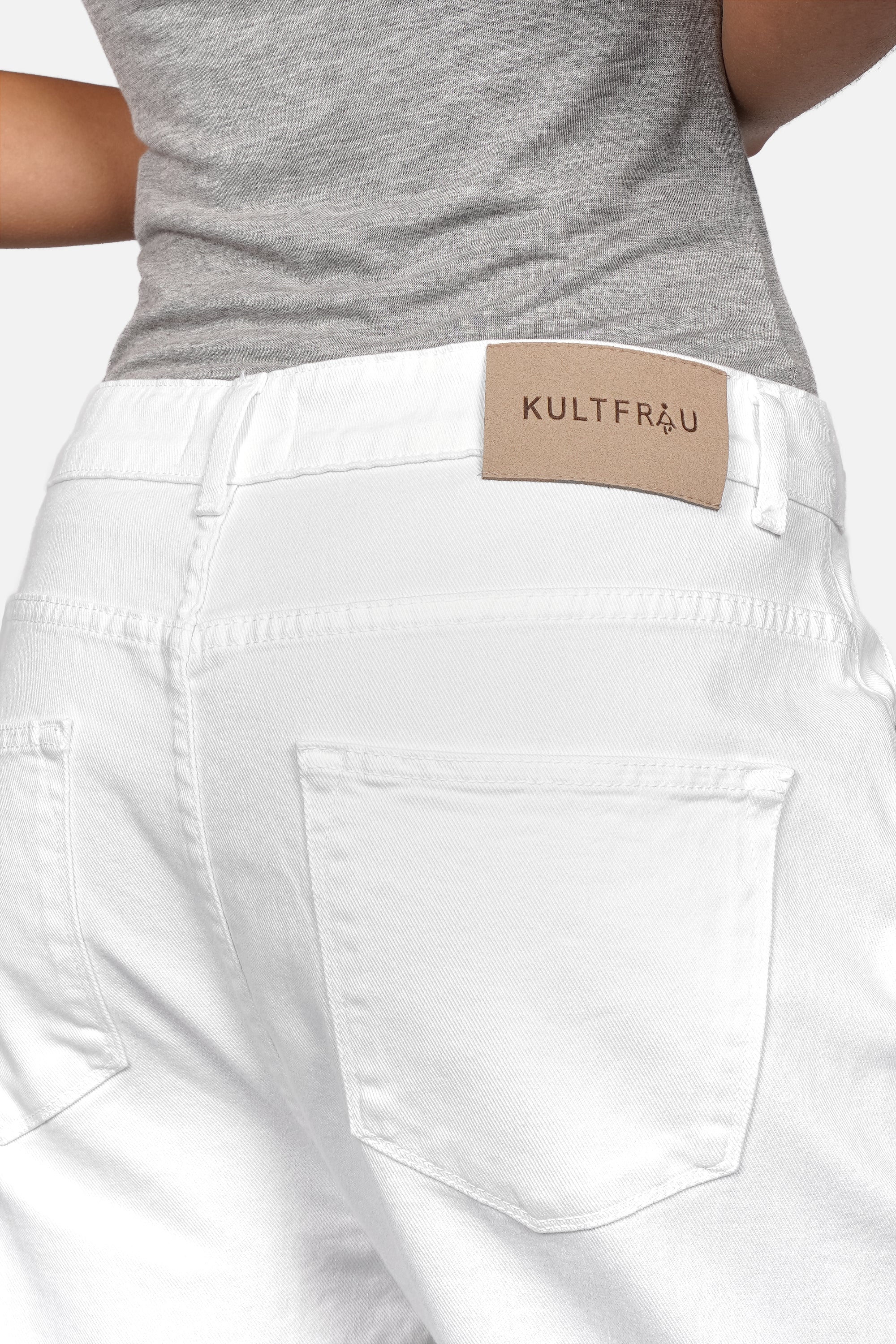 Damen Baggy Jeans mit lockerer Passform und Gürtel, italienischer Coloured Denim, Boyfriend-Look, 5-Pocket, Relaxed Fit