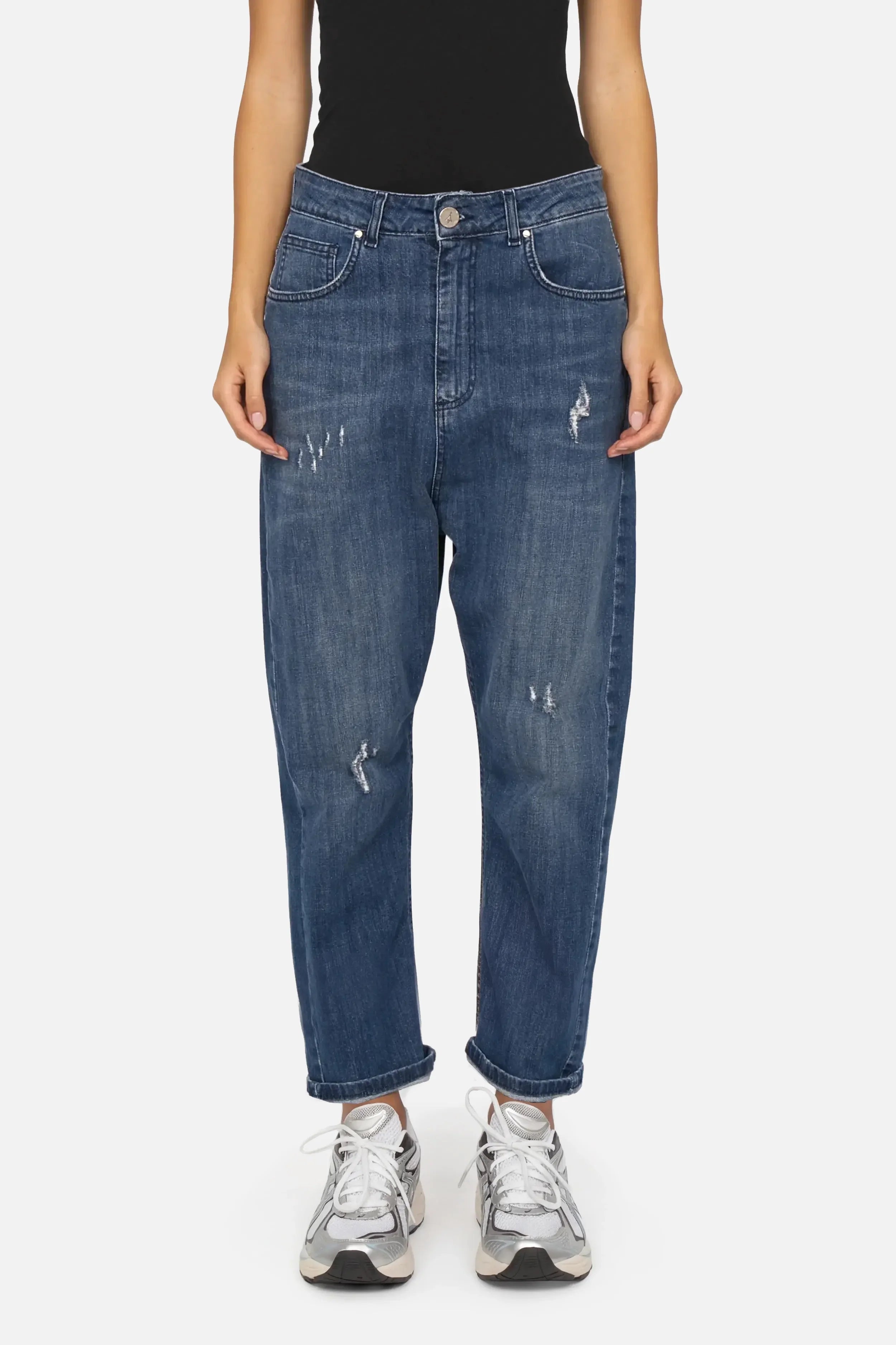Locker geschnittene Jeany Baggy Jeans mit tiefer Taille und mittelblauer Destroyed-Waschung, gefertigt in Italien