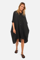 Oversized Hemdkleid JELISSA aus weich fließender Viskose mit Hemdkragen, Fledermausärmeln und seitlichen Eingrifftaschen