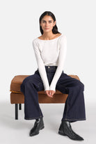 JOOSY Wide Leg Jeans aus weichem, elastischem Denim in Raw Blue mit Kontrastnähten und normaler Bundhöhe