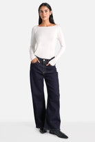 JOOSY Wide Leg Jeans aus leicht elastischem Denim in Raw Blue mit Kontrastnähten und weiter Beinführung