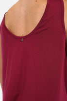 JOVRA Top in flowing viscose jersey with deep round neckline and deep back cut, relaxed fit, model height 1.74 m wearing size S