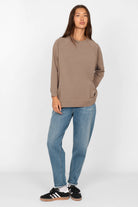KEYSSI Carrot-Jeans aus mittelkräftigem Denim-Stretch mit Destroyed-Details, Mid Waist und schmal zulaufenden Beinen, lässiger Mom Fit 