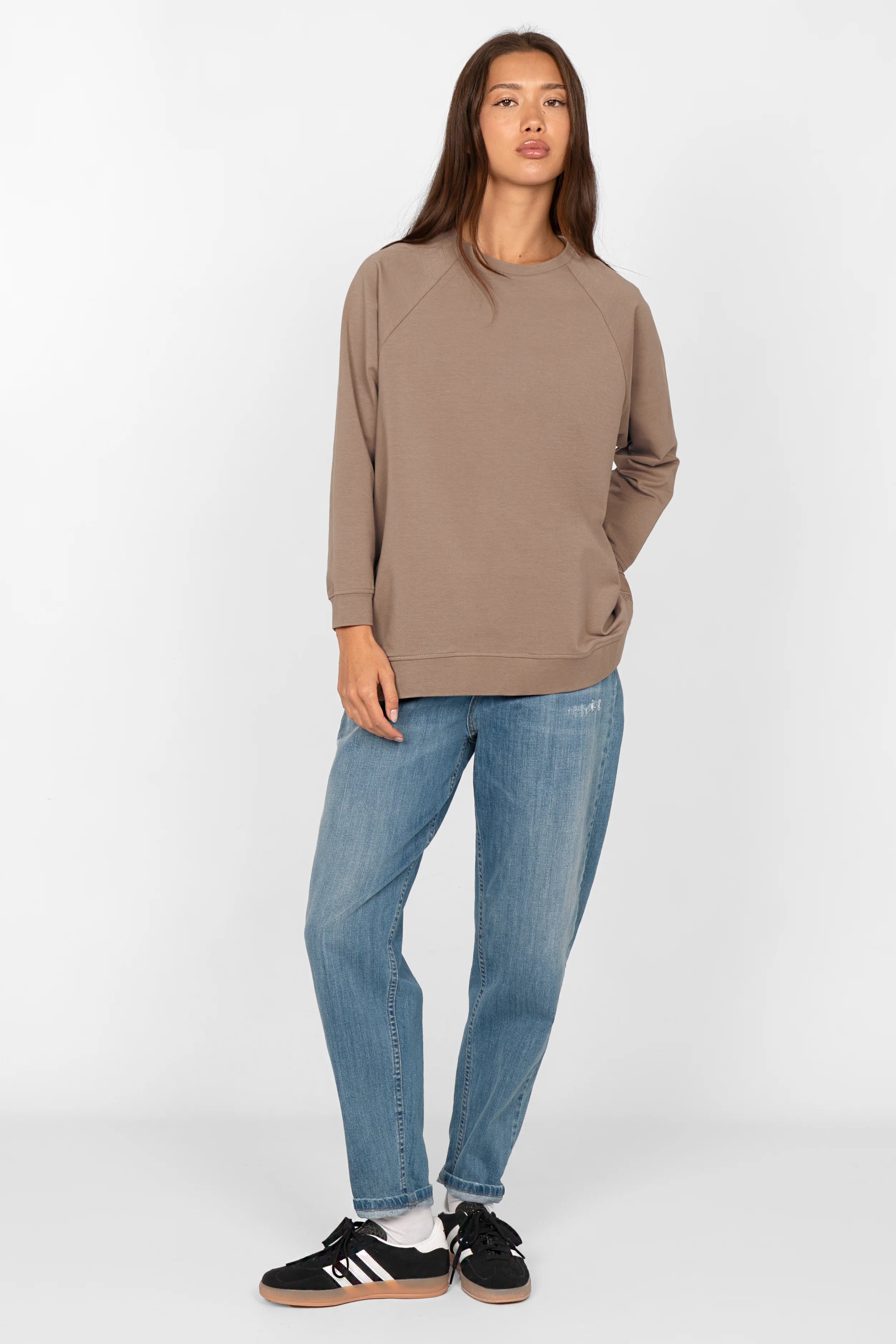 KEYSSI Carrot-Jeans aus mittelkräftigem Denim-Stretch mit Destroyed-Details, Mid Waist und schmal zulaufenden Beinen, lässiger Mom Fit 