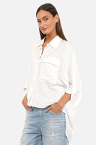 KIOKO Hemdbluse aus Viskose-Leinen mit Hemdkragen, Brusttasche, Fledermausärmeln und oversized Fit