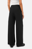 KLARA.K Wide Leg Jerseyhose mit elastischem Bund und seitlichen Taschen in weich fließender Jersey-Qualität