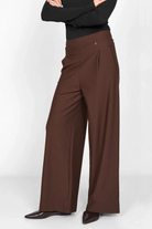 KLARA.K Wide Leg Pants braune, weit geschnittene Hose aus weich fallendem Viskose-Mix mit elastischem Bund und seitlichen Eingrifftaschen