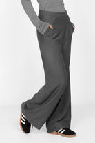KLARA.K Wide Leg Pants graue, weit geschnittene Hose mit elastischem Bund und seitlichen Taschen