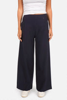 KLARA.K Wide Leg Pants – weite Hose mit elastischem Bund und seitlichen Taschen aus weich fließendem Viskose-Mix