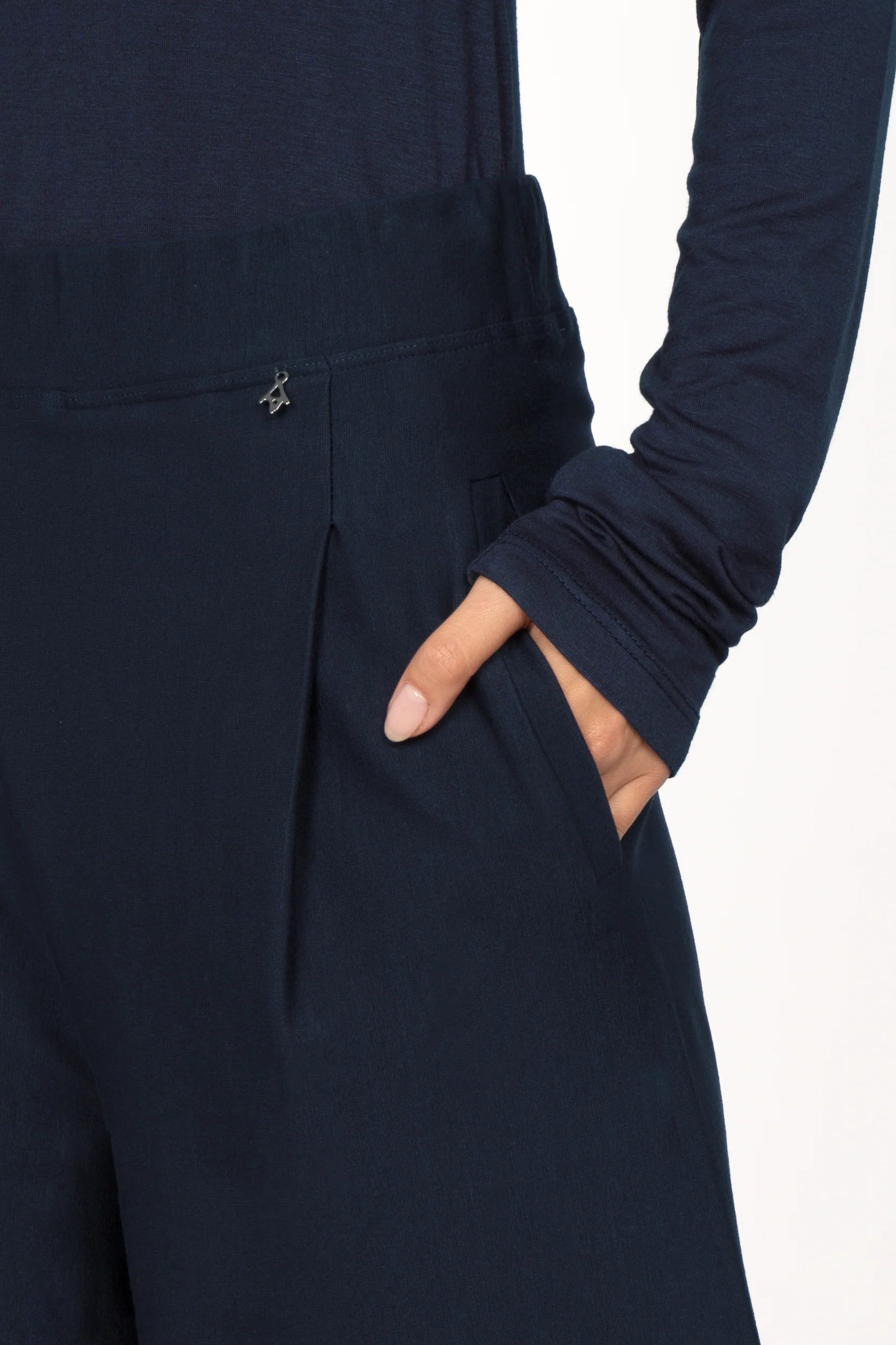 KLARA.K Wide Leg Pants dunkelblaue weite Hose mit elastischem Bund und seitlichen Eingrifftaschen aus weichem Viskose-Mix