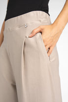 KLARA.K Wide Leg Pants sportive Damenhose mit weitem Bein aus Heavy Viscose-Mix, elastischem Bund und seitlichen Eingrifftaschen in Beige