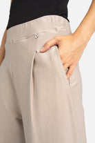 KLARA.K Wide Leg Pants mit elastischem Bund, seitlichen Taschen und Bundfalten in Viskose-Mix