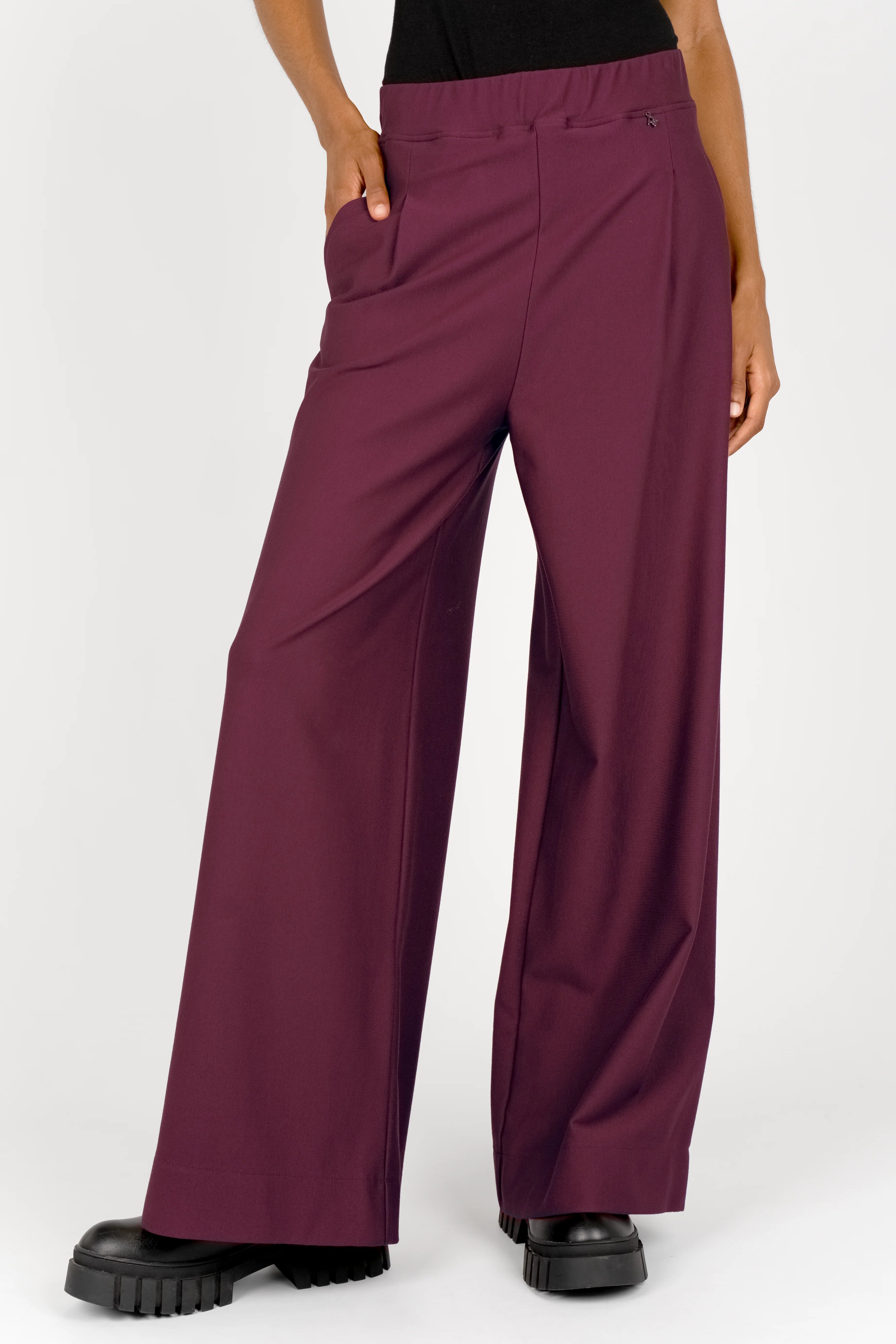 KLARA.K Wide Leg Pants weinrote, weit geschnittene Hose mit elastischem Bund und seitlichen Taschen
