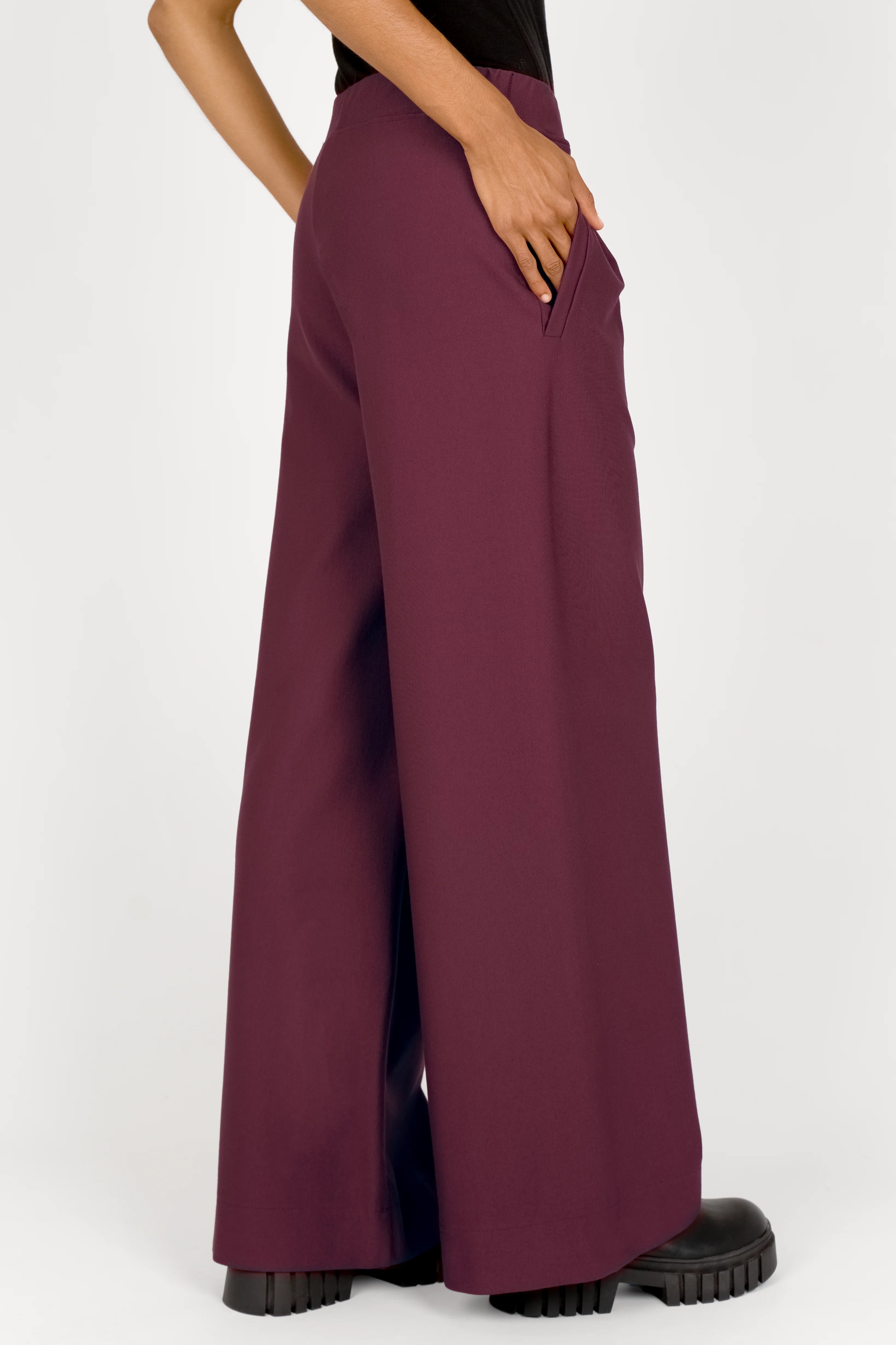 KLARA.K Wide Leg Pants weite Hose mit elastischem Bund und seitlichen Taschen in Bordeauxrot