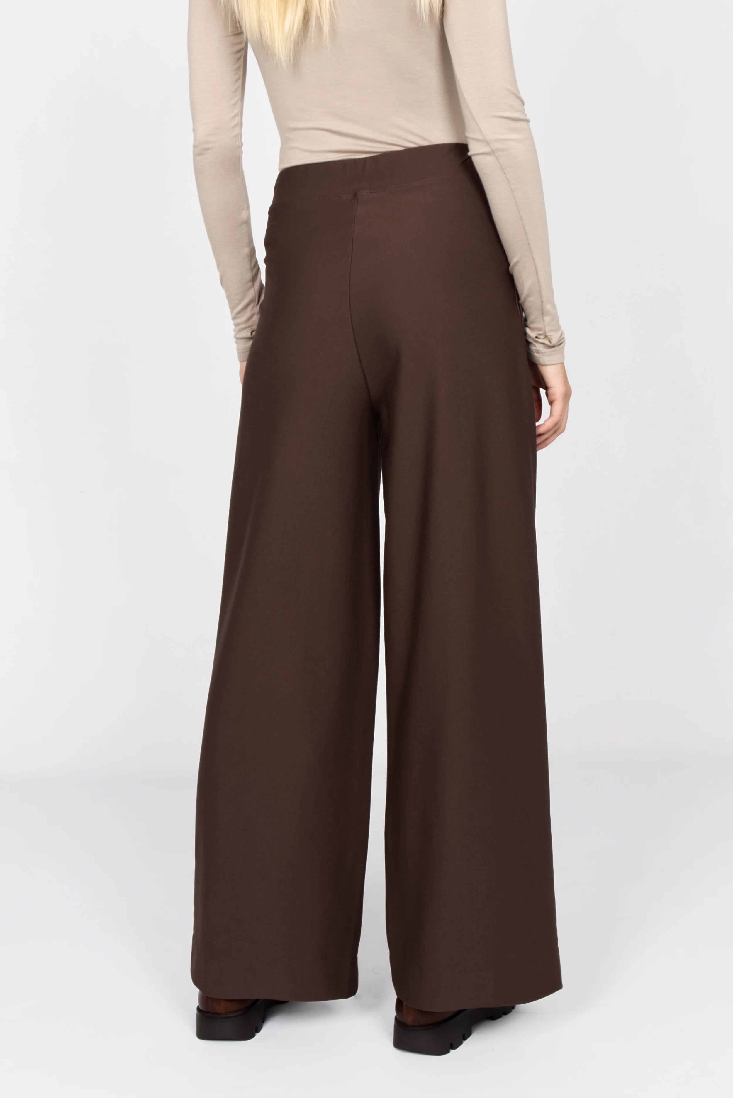 KLARA.K Wide Leg Pants braune, weit geschnittene Hose mit elastischem Bund und seitlichen Taschen