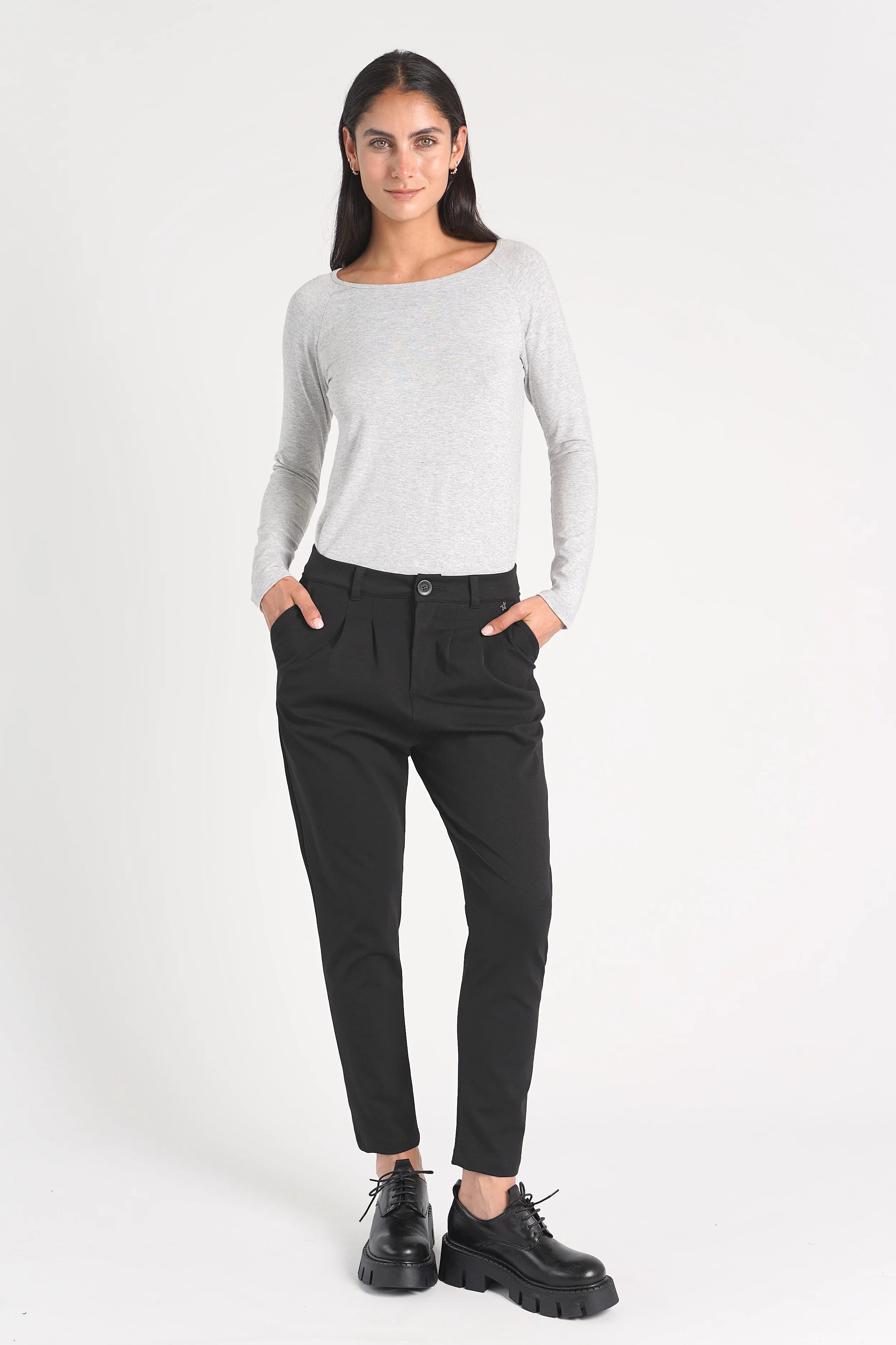 HEELENA tapered pants