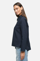 Kyndra Bluse aus weichem Popeline mit klassischem Kragen und Knopfleiste