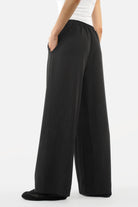 LARA.K Wide Leg Pants in lightweight, wrinkle-resistant fabric with elastic back waistband and side pockets