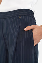 LARA.K Wide Leg Pants in lightweight, wrinkle-resistant fabric with elastic waistband and side pockets