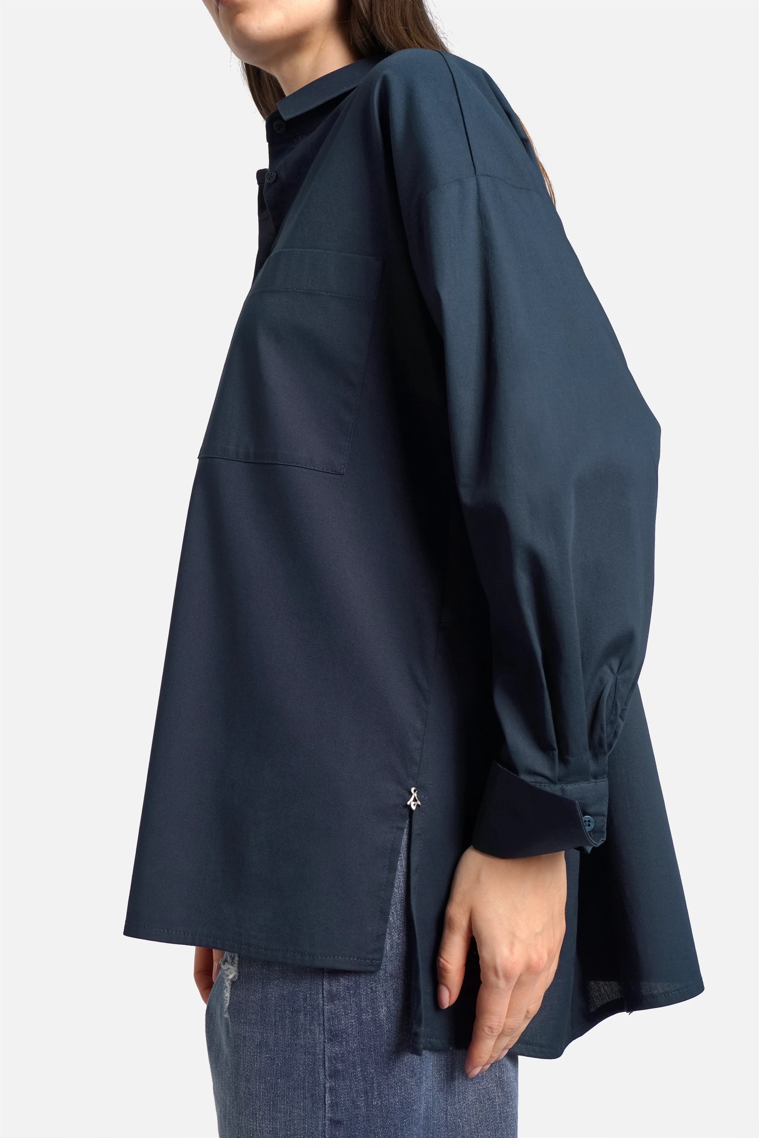 LEA.K Loose Fit Bluse aus Baumwollpopeline mit Hemdkragen und Brusttaschen