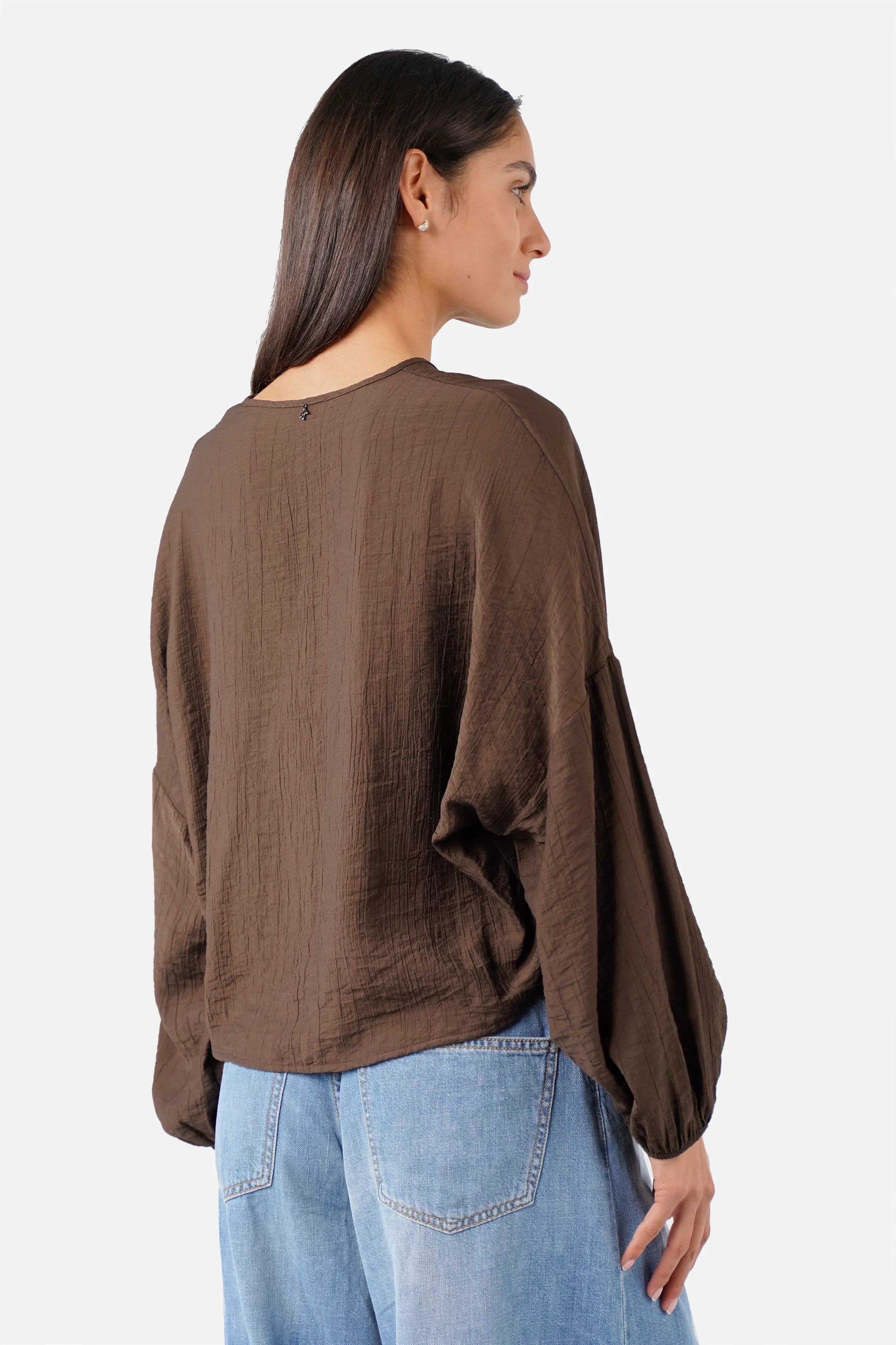 V-Ausschnitt Bluse aus Ramie mit Ballonärmeln und entspannter Passform