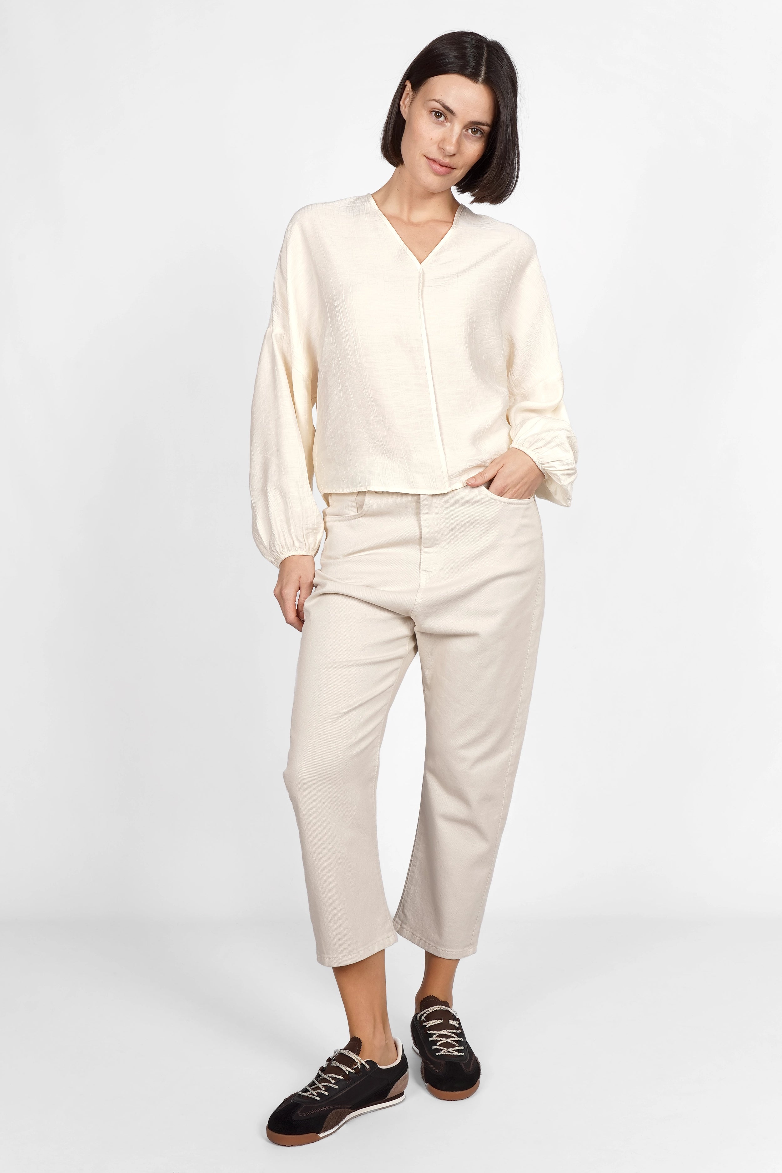 LEOPE V-neck blouse