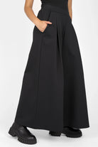 LINNEE Wide-Leg-Hose aus weicher Interlock-Qualität mit weitem Bein, elastischem Bund und seitlichen Taschen in Schwarz