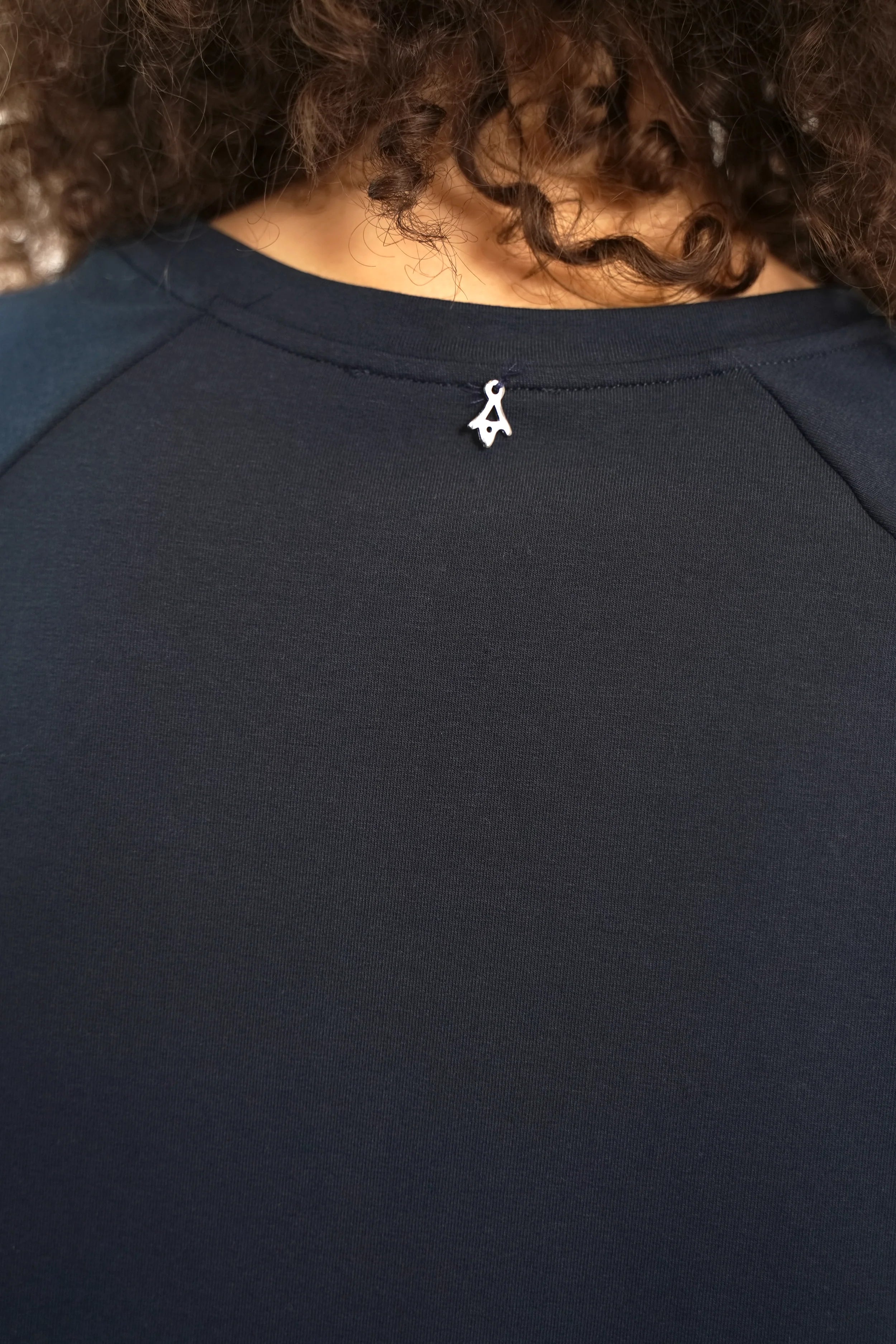 LISSY Kurzarm Sweatkleid aus supersofter Baumwolle mit Rundhalsausschnitt, Raglanärmeln, Seitentaschen und seitlichen Schlitzen in Regular Fit