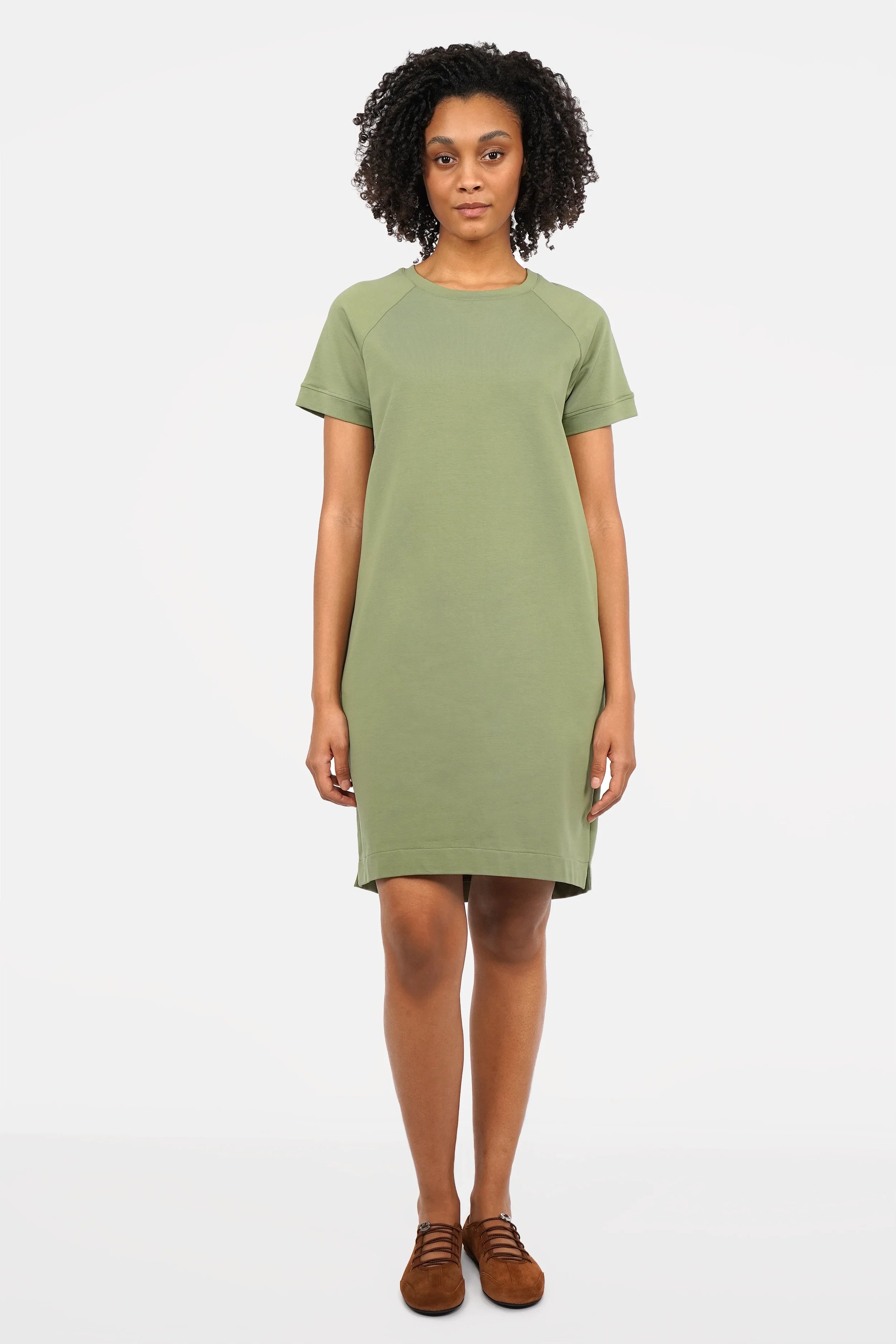 LISSY Kurzarm Sweatkleid in supersofter Baumwollqualität mit Rundhalsausschnitt, Raglanärmeln und Seitentaschen