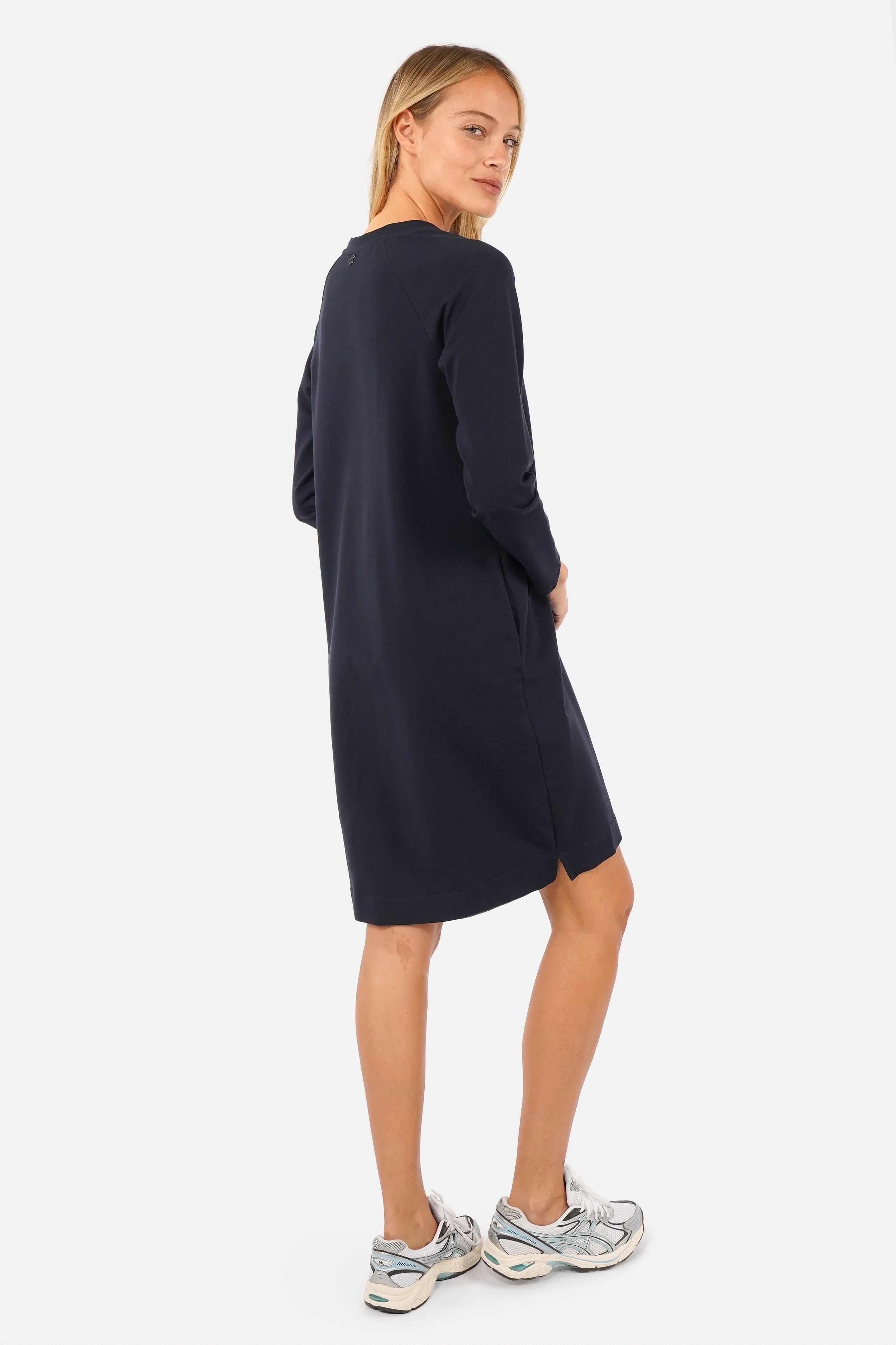 LIZ Sweatkleid aus weichem Baumwolljersey mit Rundhalsausschnitt und seitlichen Eingrifftaschen