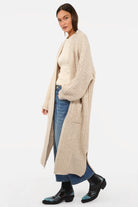 LOLA Strickcardigan oversized offen mit aufgesetzten Taschen und relaxed Schnitt