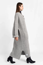 LOLA Strickcardigan oversized grau mit lockeren Ärmeln und offenen Tragekomfort