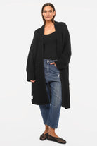 Oversized Strickcardigan mit überschnittenen Schultern und aufgesetzten Taschen