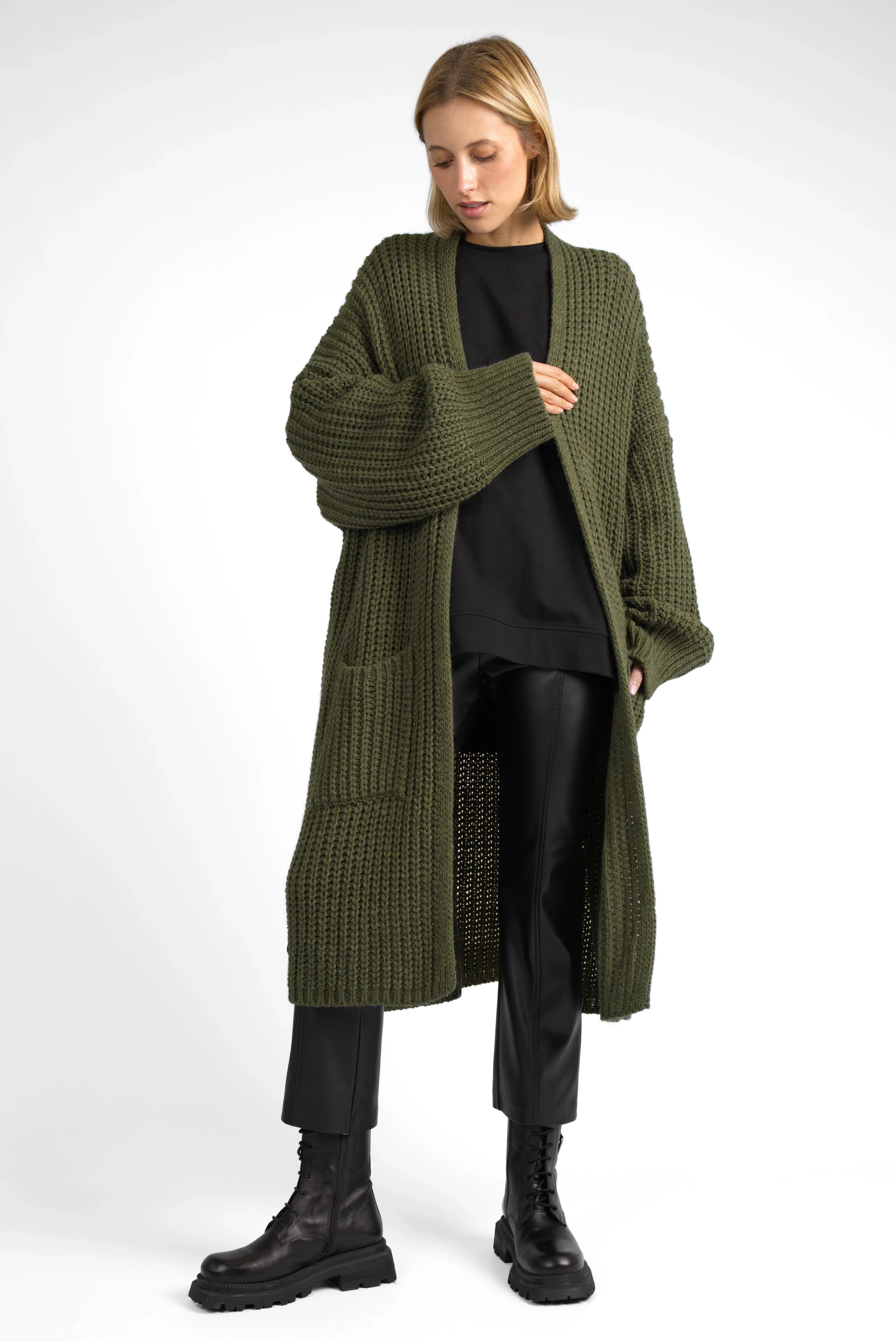 LOLLYTA Strickcardigan oversized knit cardigan with open front and relaxed fit in olive green