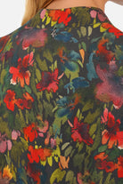 LUSIIA Maxikleid aus fließender Viskose mit All-Over-Print, Stehkragen und Knopfleiste