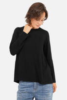 Longsleeve aus weich fließendem Viskose-Jersey mit Rückenfalte und Rundhalsausschnitt