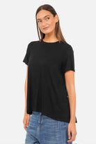 LYLLDA T-Shirt in soft flowing viscose with round neckline and longer back hem, regular fit A-line design