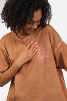 Maela.K T-Shirt in heavy cotton with garment-dye, round neck, boxy shape, and front print