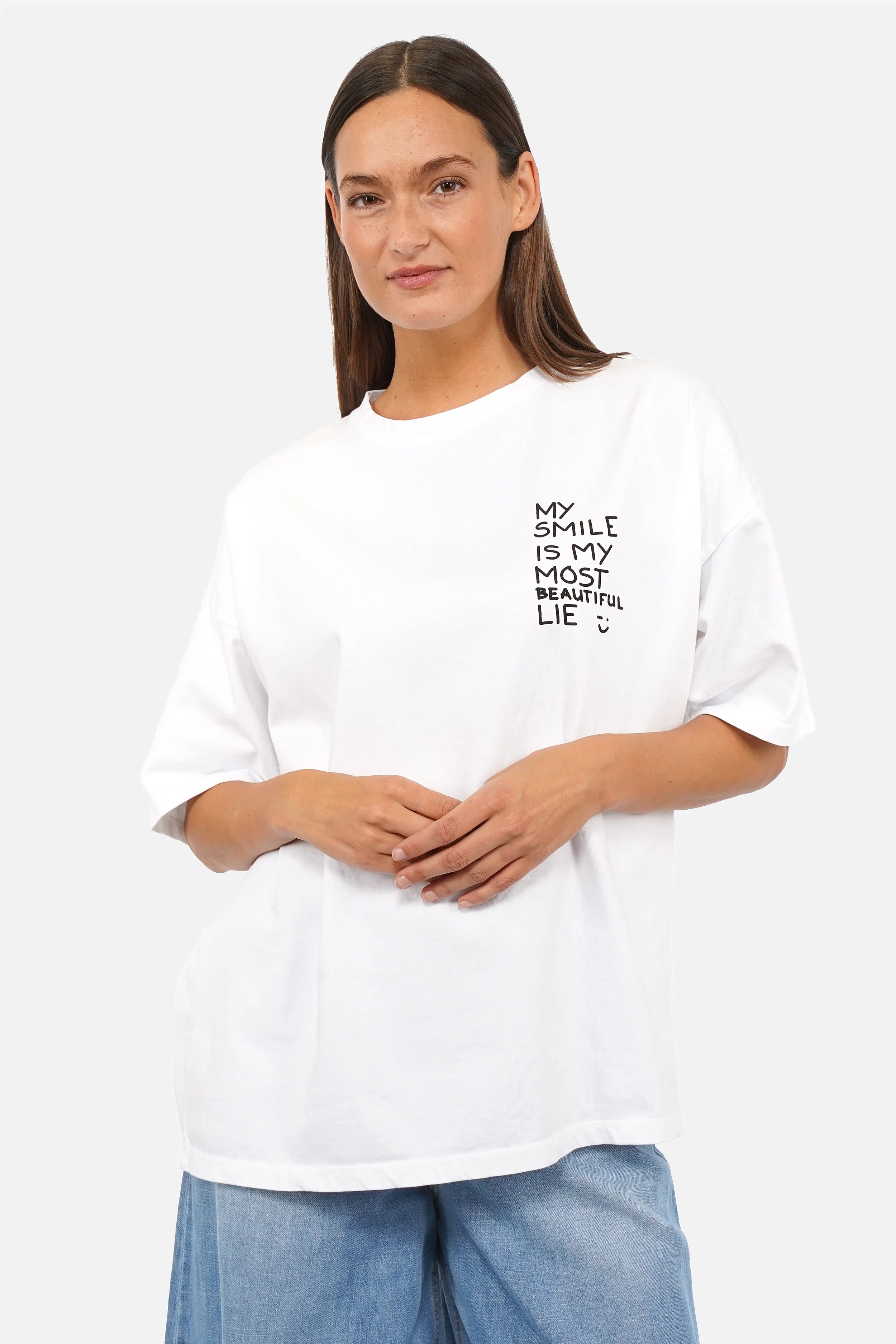MAELA.K T-Shirt in heavy cotton with garment-dye, round neck, short sleeves, front print, boxy shape, regular fit