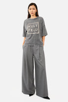 MAELA.K T-Shirt aus reiner Baumwolle mit Rundhalsausschnitt und KULTFRAU-Print in Boxy Shape