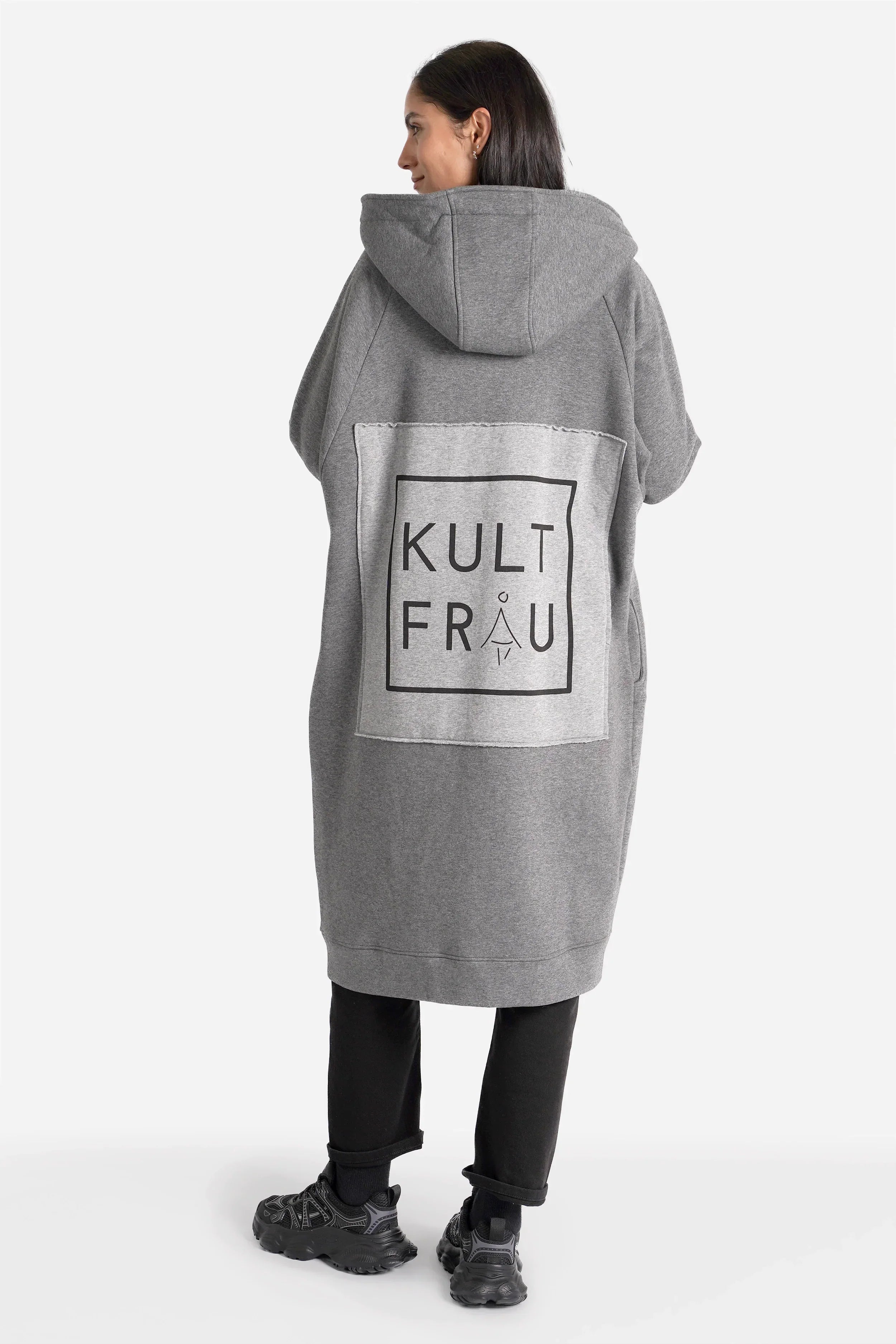 Longzip-Hoodie mit Kapuze, Zweiweg-Reißverschluss und Logo-Patch in oversized Fit
