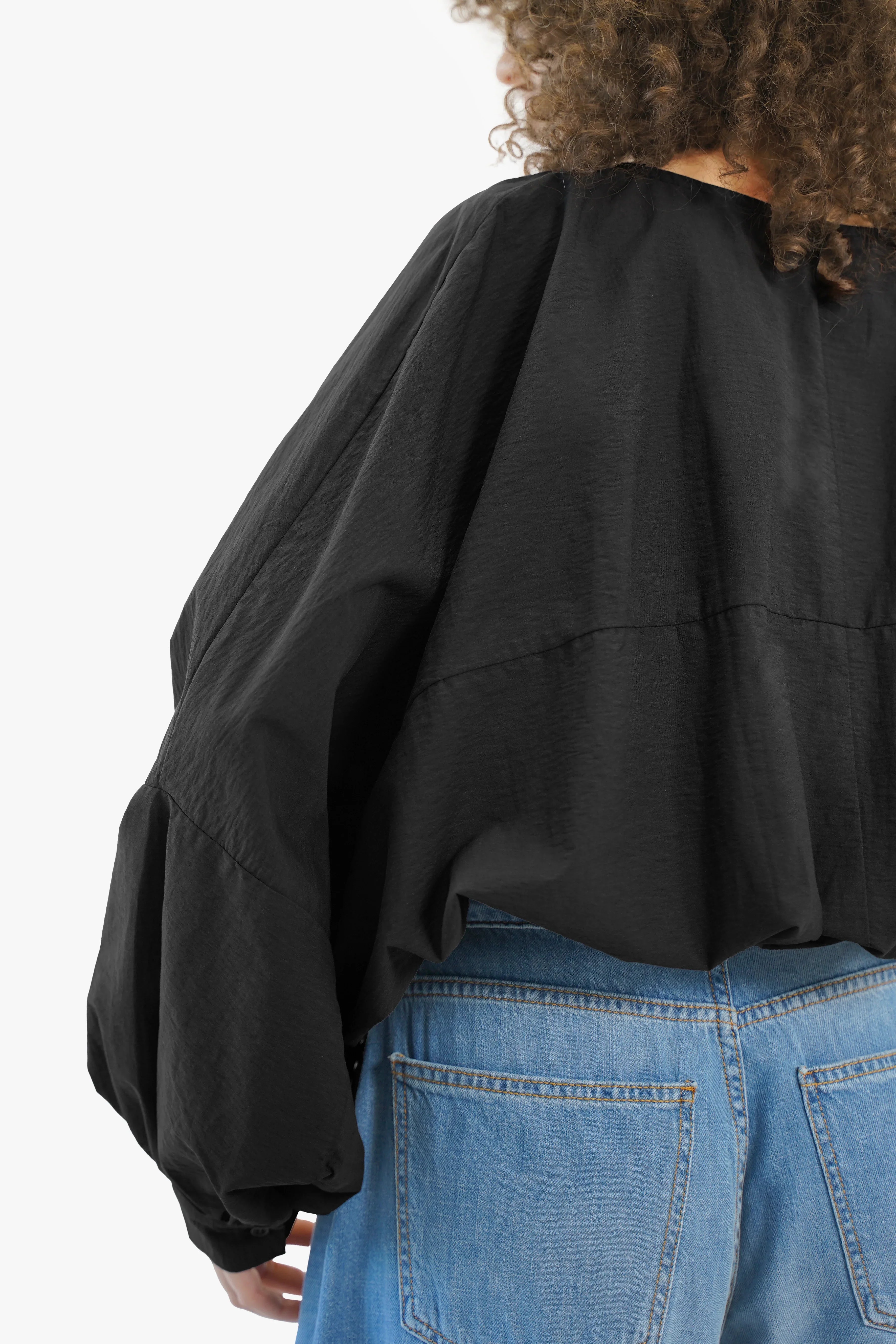 Crinkle Bluse mit Ballonärmeln und Rundhalsausschnitt aus Baumwoll-Mix