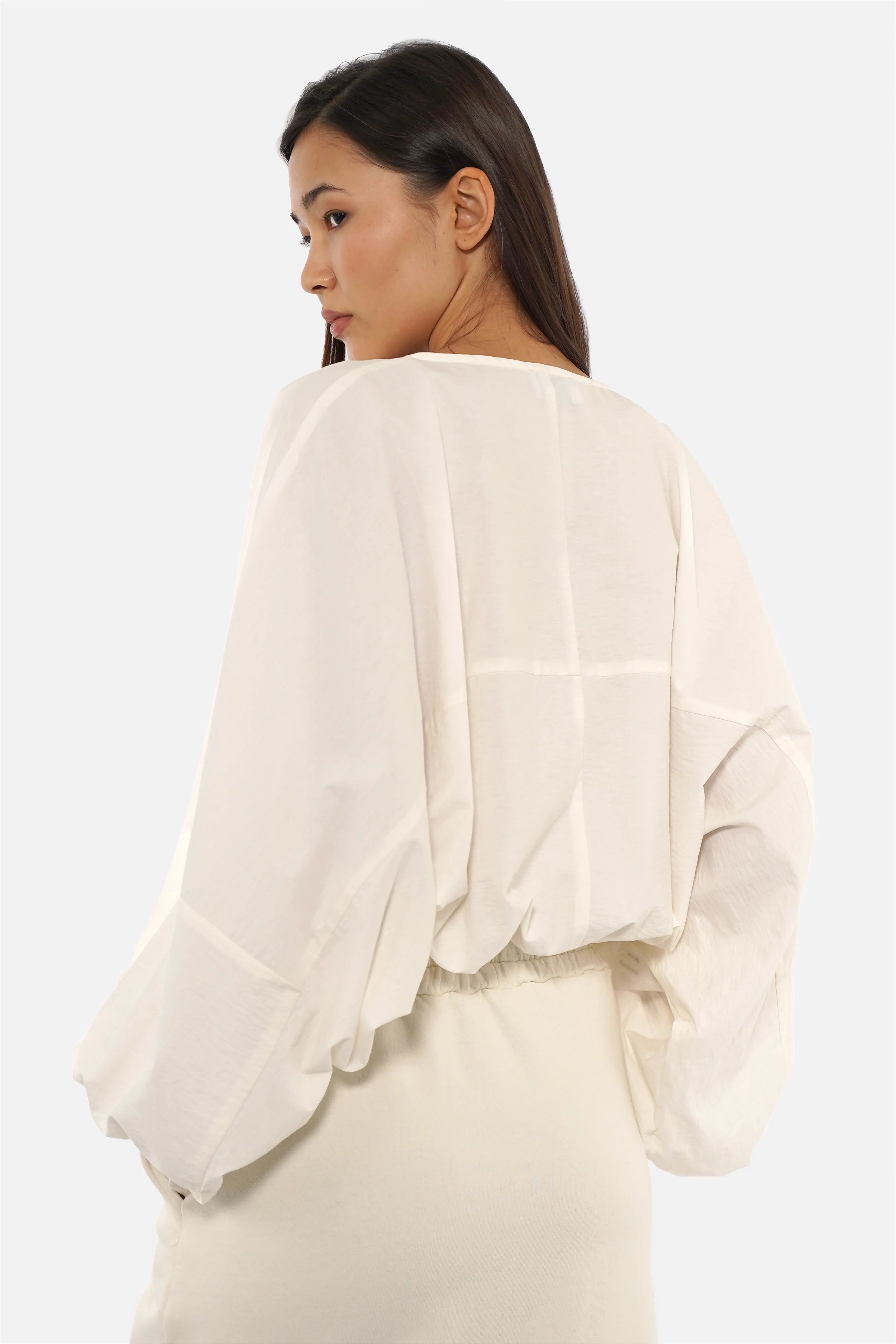 MILLIE Crinkle Bluse mit Ballonärmeln aus Baumwoll-Mix, Rundhalsausschnitt und elastischem Bund, loose fit, cropped Länge