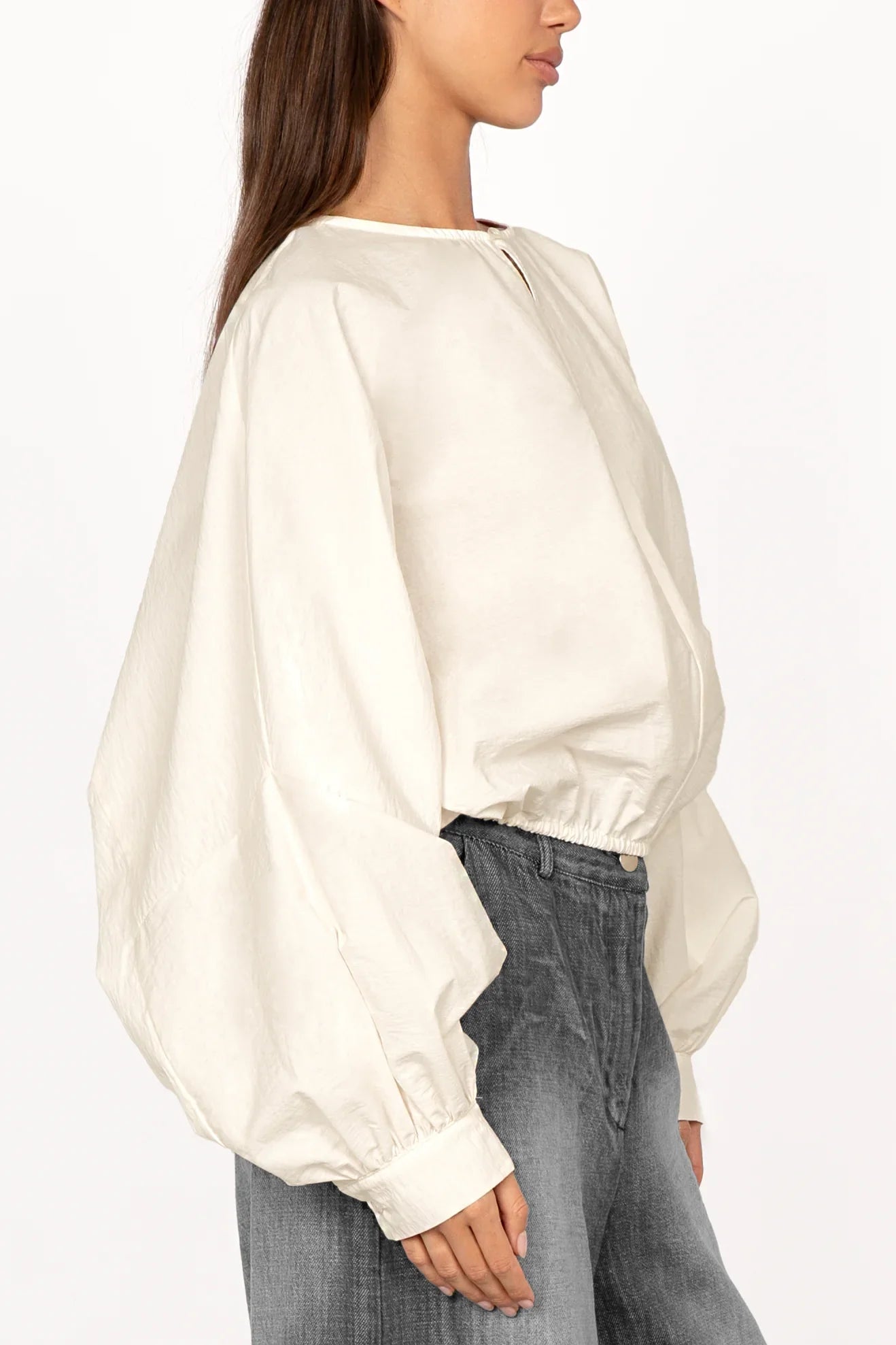 MILLIE Crinkle Bluse loose fit blouse with balloon sleeves and elastic hem in white cotton blend