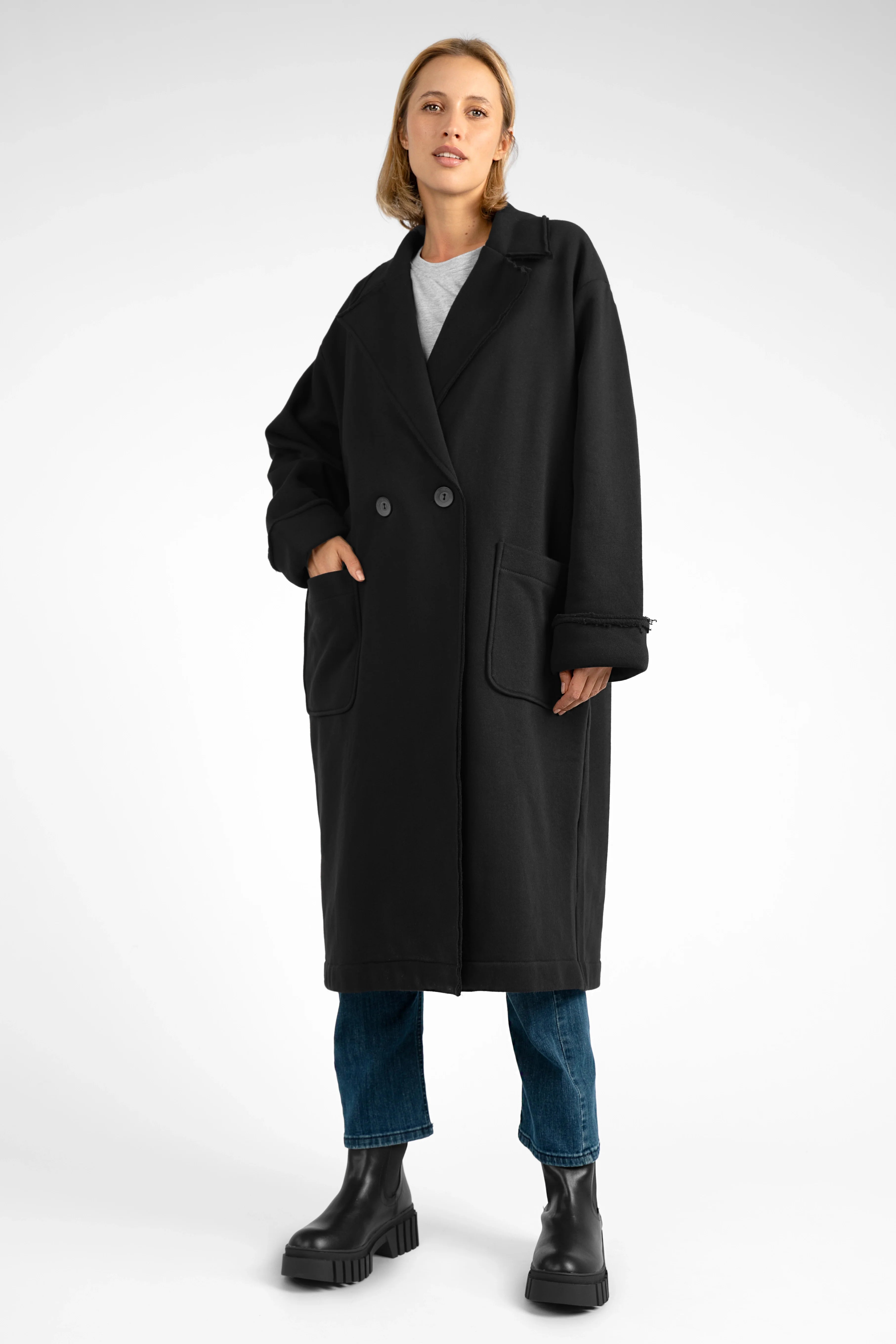 MONDY.K Oversize Sweatmantel black oversized jersey coat with large pockets and turn-up sleeves