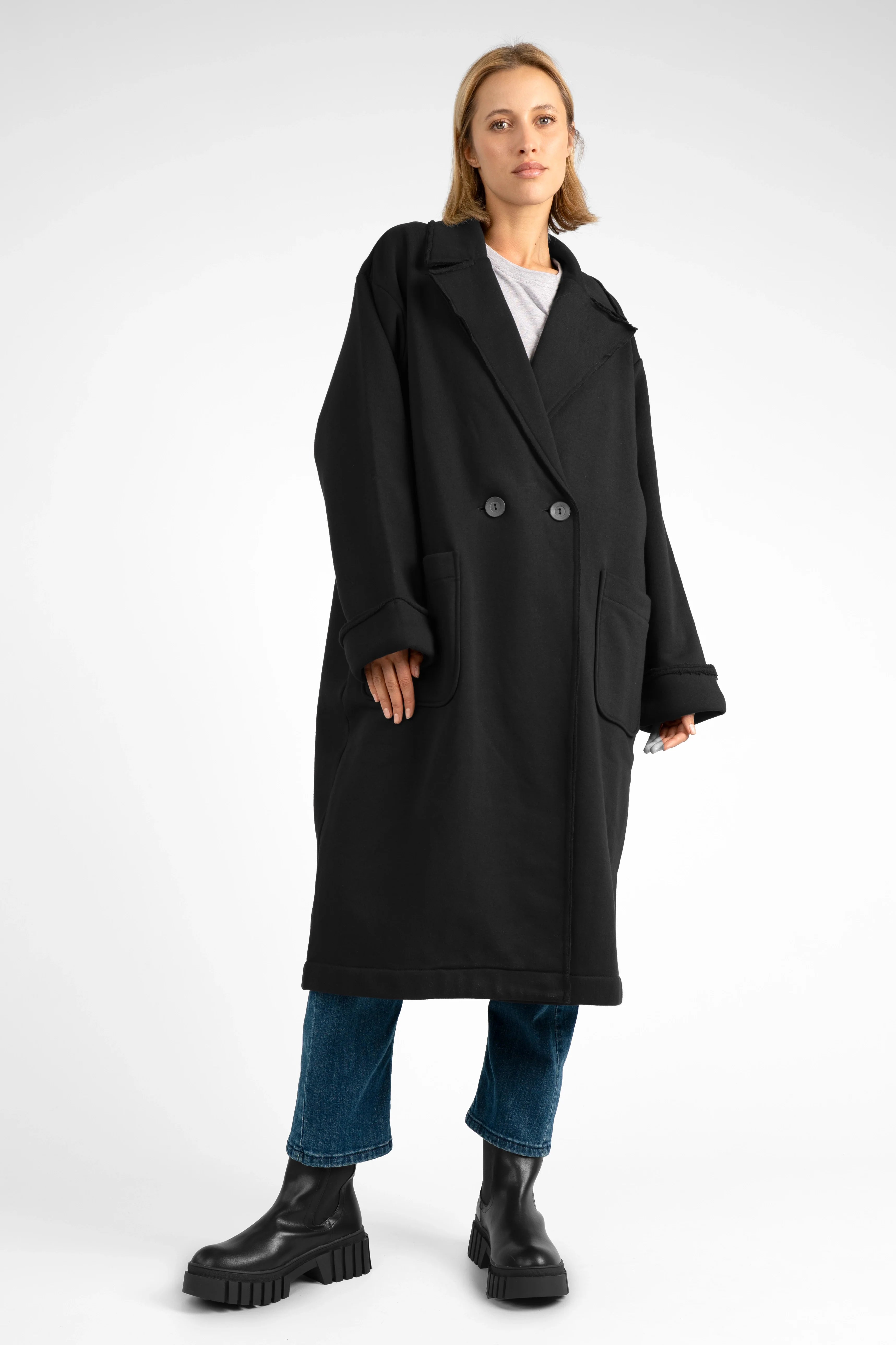 MONDY.K Oversize Sweatmantel black oversized coat with lapel collar and large pockets