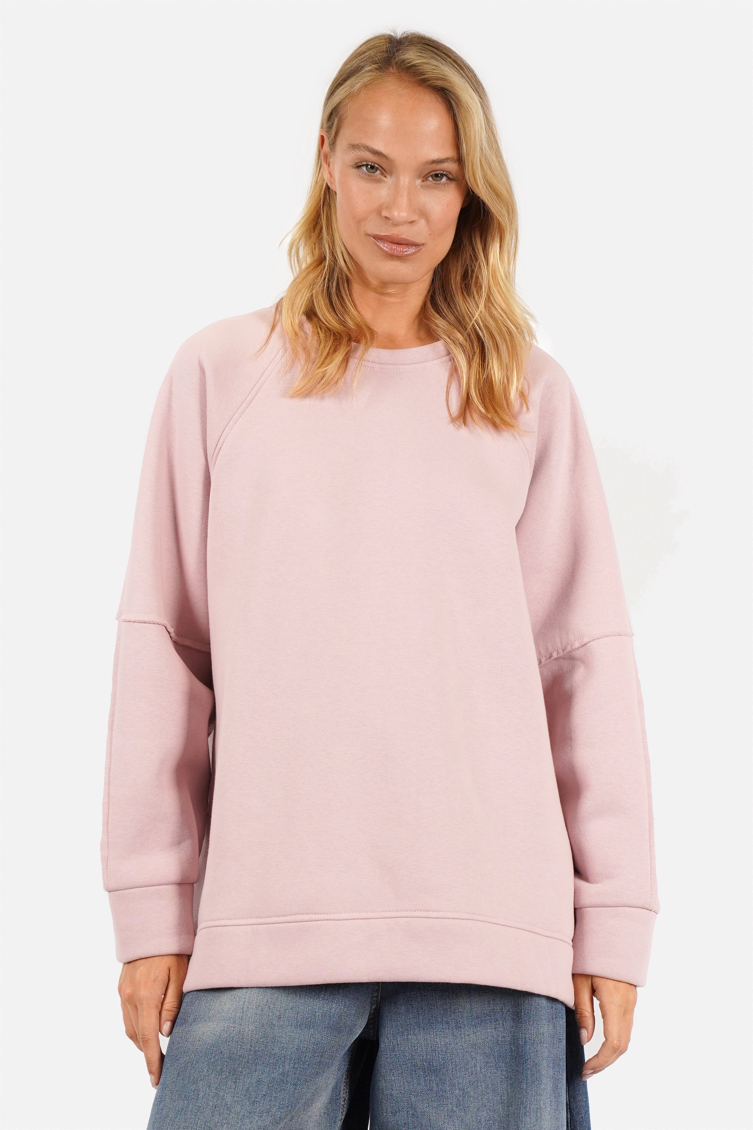 NAIRA Zacht geborstelde sweater met relaxte pasvorm